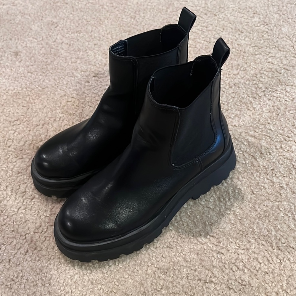 Women’s Chelsea Boots